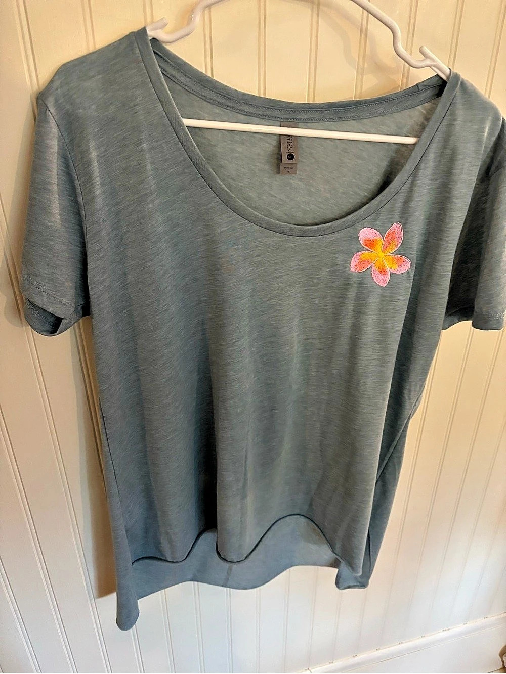 Next Level Floral Short Sleeve Tee Size Large Like New